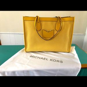 Brand New, Perfect condition, Michael Kors Purse!